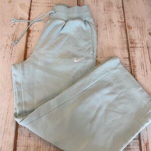 Nike Light Blue/ aqua hue Joggers Women’s size Medium wide leg heavy sweats